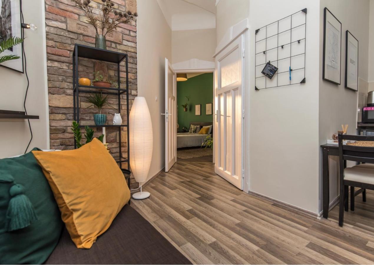 Cozy Nest In The Heart Of Budapest Apartment ภายนอก รูปภาพ