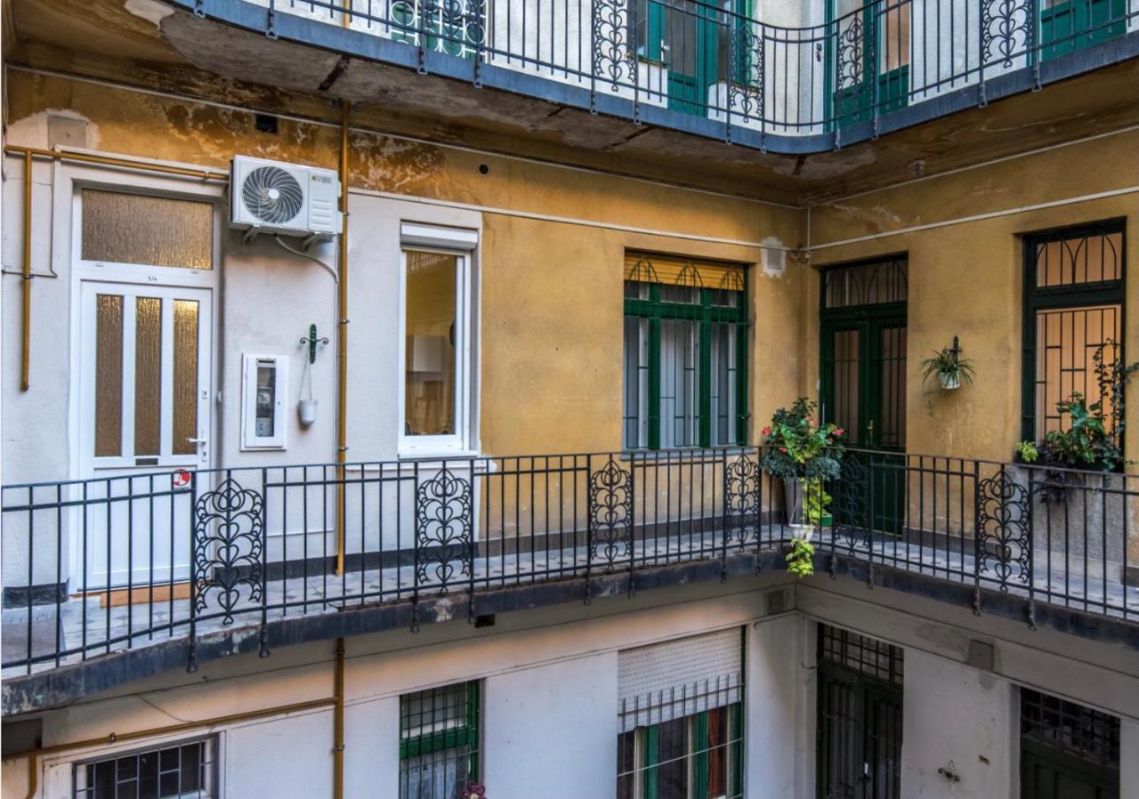 Cozy Nest In The Heart Of Budapest Apartment ภายนอก รูปภาพ